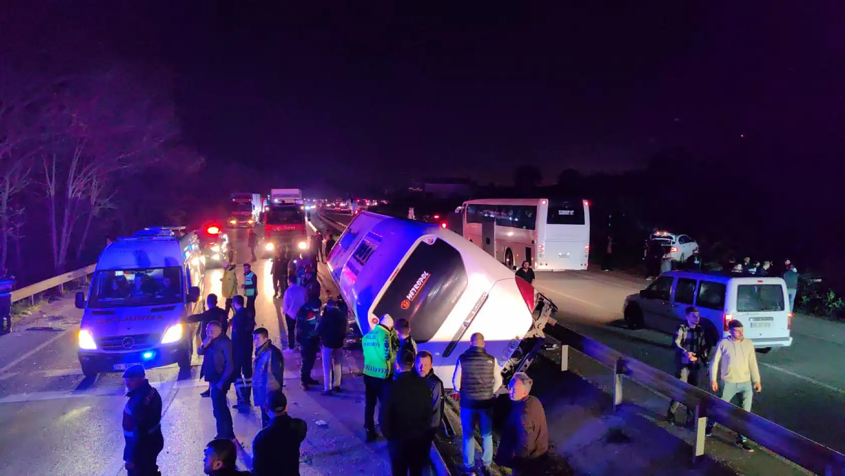 Bursa'da Yolcu Otobüsü Devrildi 3 ölü