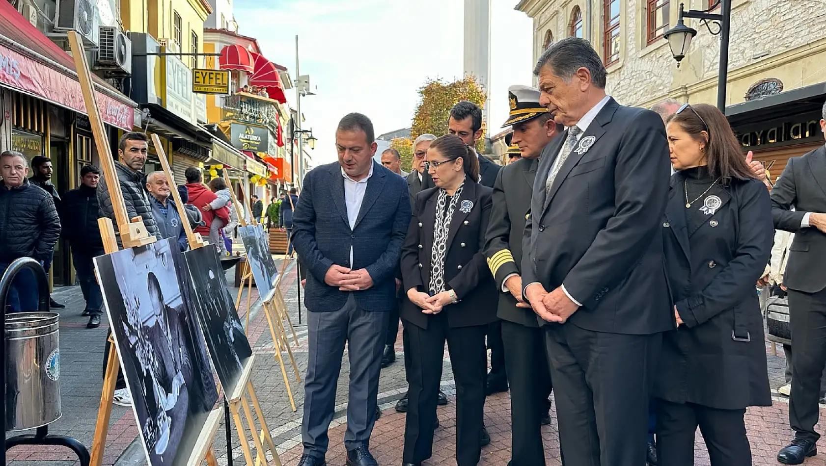 Atatürk Fotoğrafları Sergisine büyük ilgi