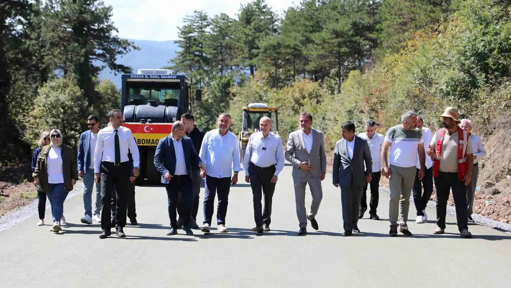 Başkan Özlü Korugöl yolu yapım çalışmalarını inceledi