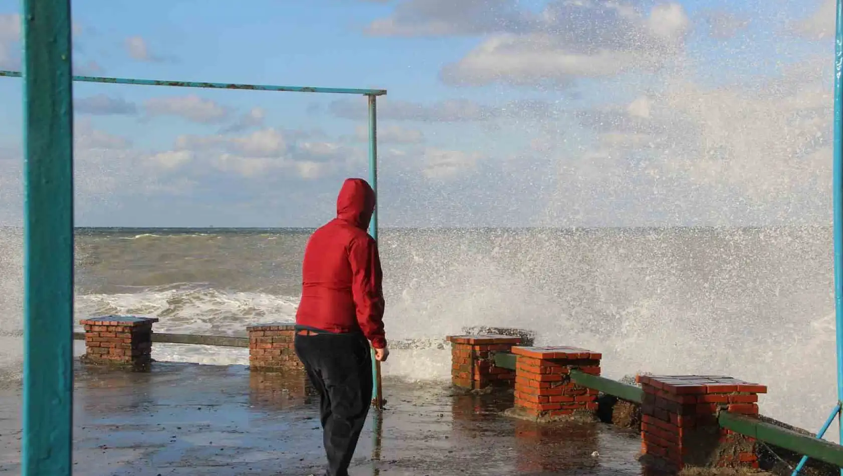 Kuvvetli rüzgar ve fırtına uyarısı