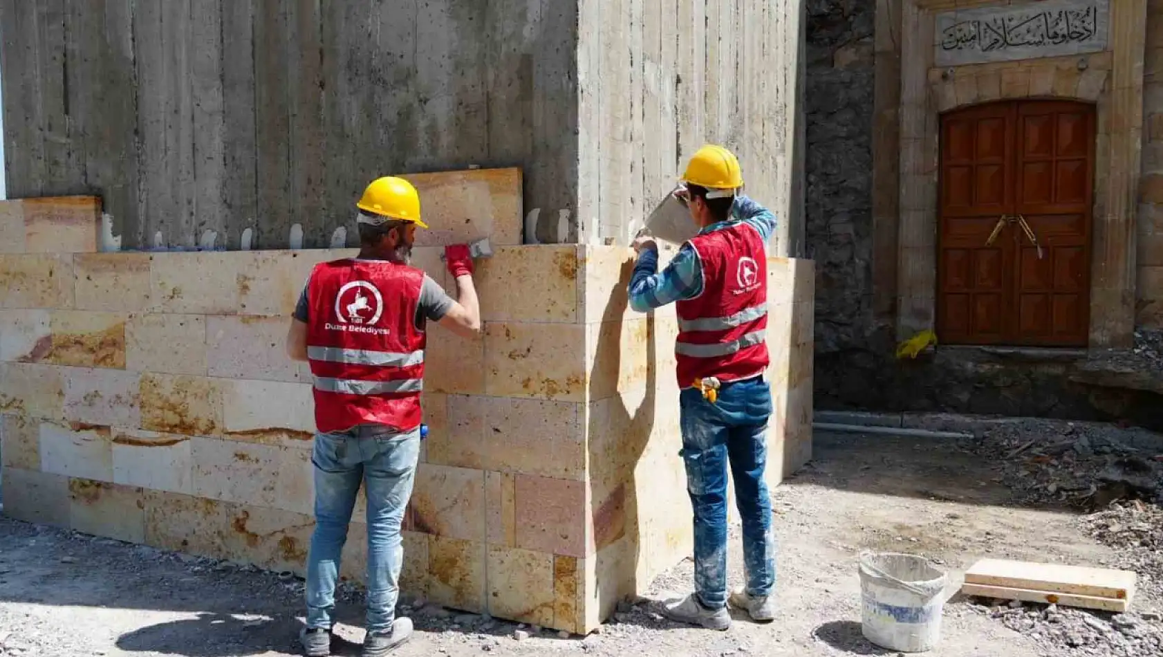 Cedidiye Cami meydanla bütünleşiyor