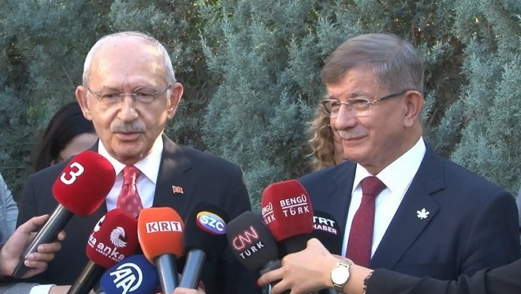 Davutoğlu'ndan Kılıçdaroğlu'na ziyaret