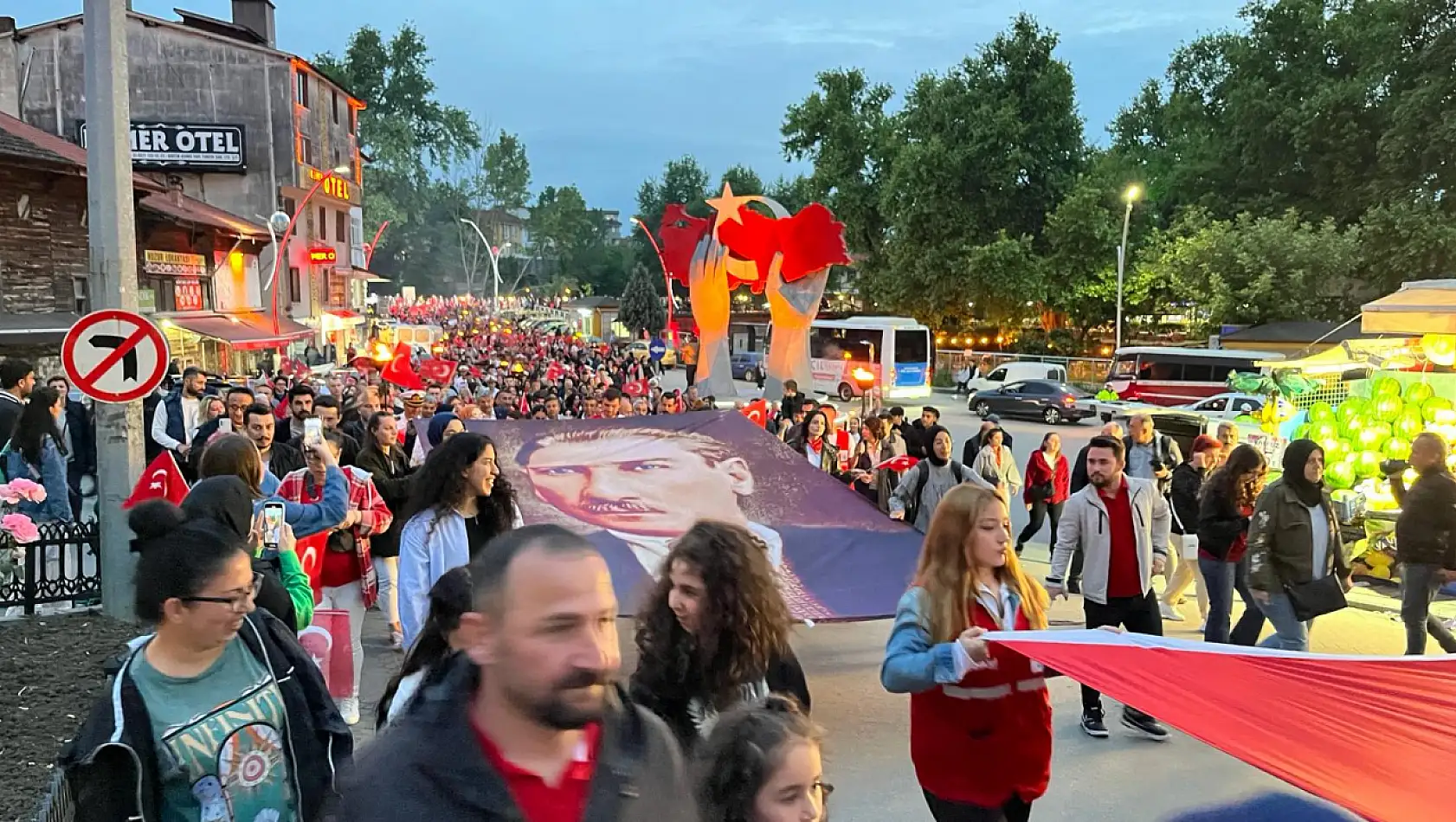 Fener Alayı kutlamalara renk kattı