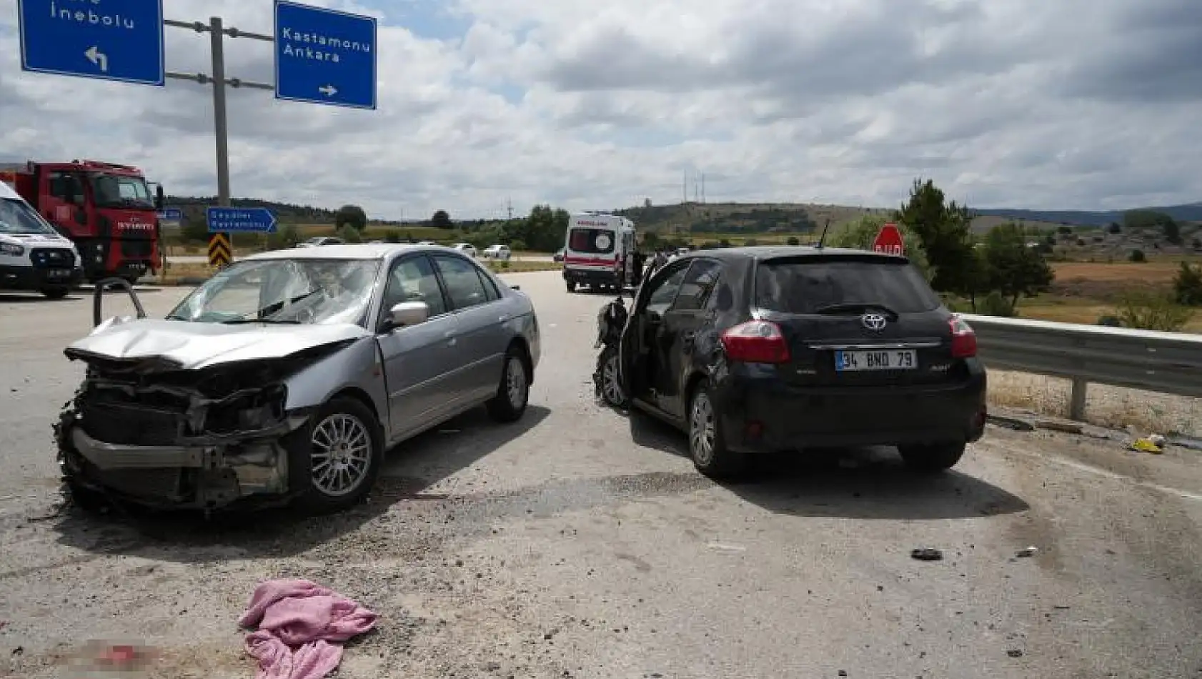 Kastamonu'da zincirleme trafik kazası: 1'i ağır, 2'si çocuk 12 yaralı