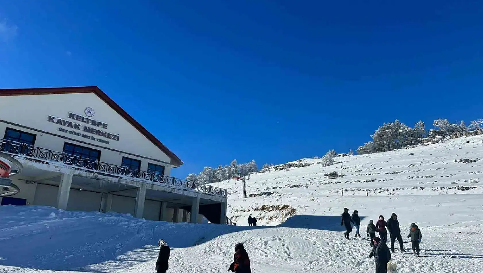 Keltepe Kayak Merkezi yılın ilk ziyaretçilerini ağırladı