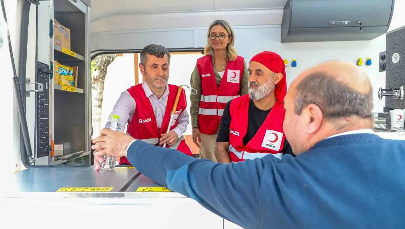 Kızılay Engelsiz İkram Aracı'yla engellileri yardım faaliyetlerine dahil ediyor