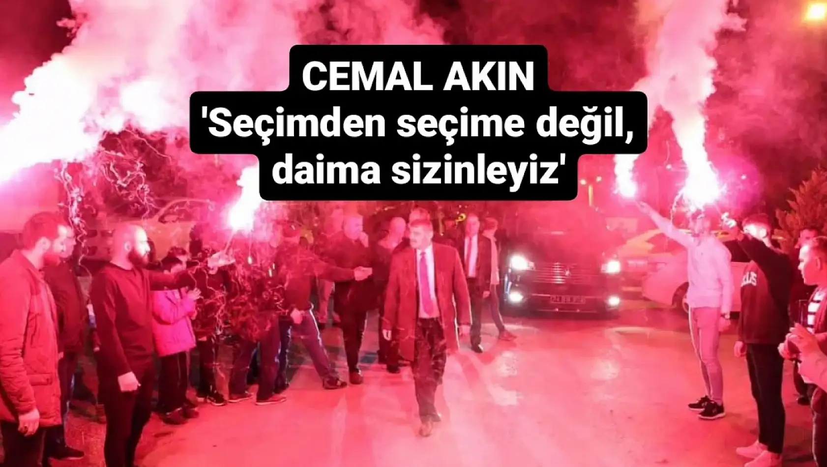 Meşaleler ve Şelaleler ile karşılandı