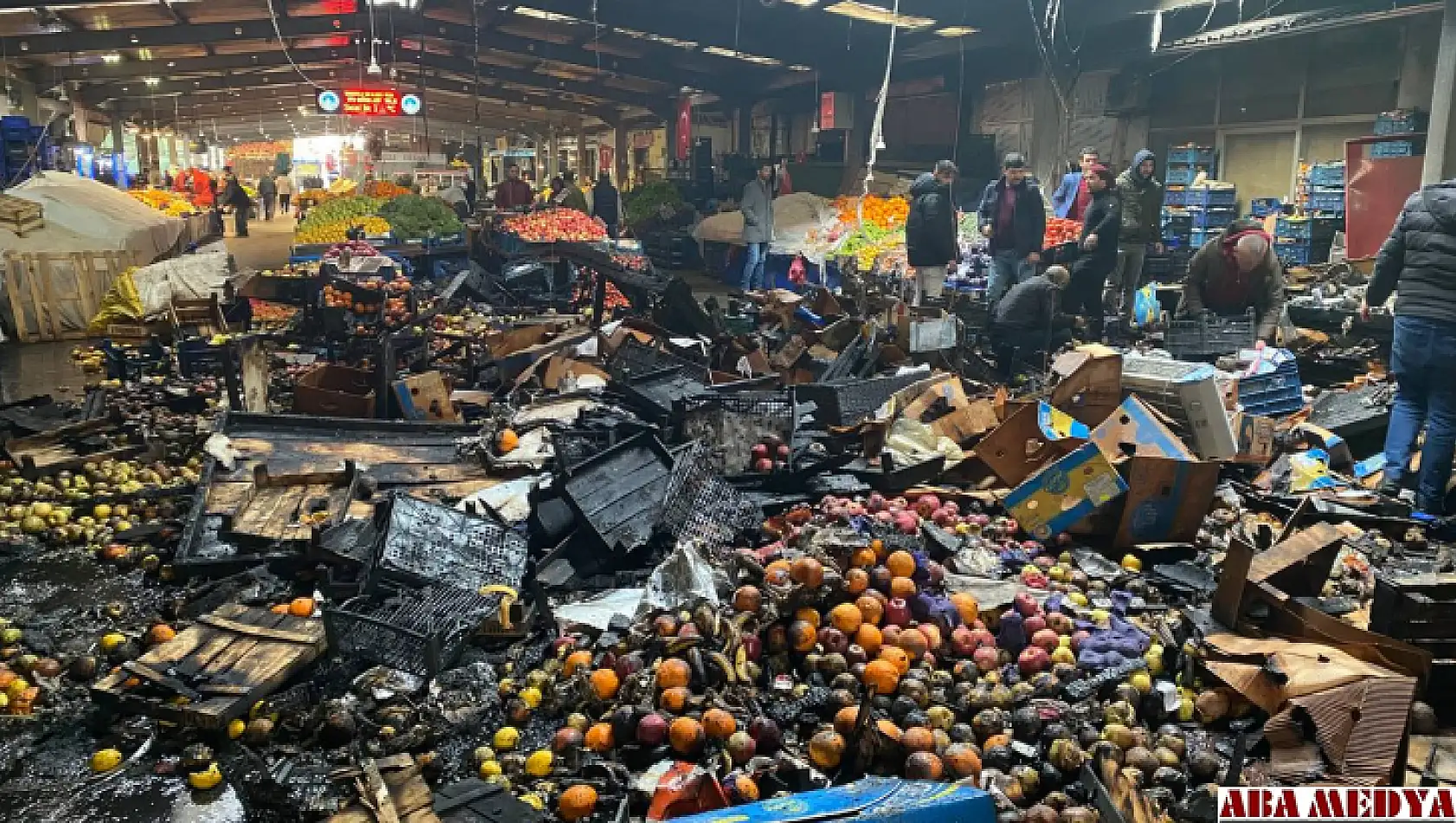 Pazar yerinde korkutan yangın 