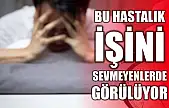 İlk sırada gazeteciler ve mimarlar var..
