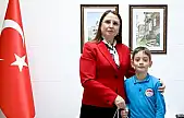 Vali Arslan'dan Minik Şampiyona Tebrik