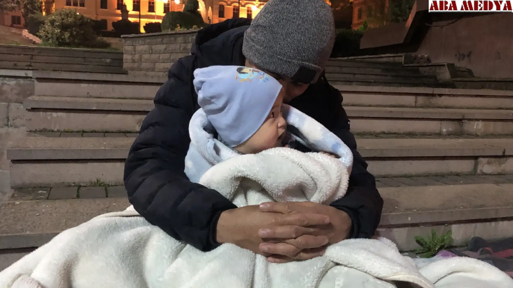 Geceyi sokakta geçiriyorlar