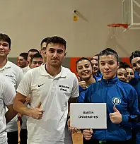 BARÜ'lü voleybolcular eleme müsabakalarında