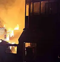 Bolu'da samanlıkta çıkan yangın eve sıçradı