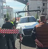Freni boşalan araç istinat duvarında asılı kaldı