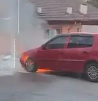 Karabük'te park halindeki otomobil alev aldı