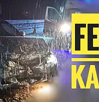 Karlı yolda feci kaza