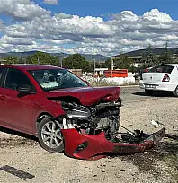 Kastamonu'da iki otomobil çarpıştı: 3 yaralı