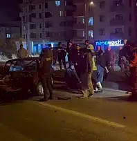 Elektrik direğine çarptı: 1 yaralı