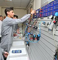 Sektör içi okul, sektöre entegre okul, bölge okulu ve ihtisaslaşmış meslek liseleri yaygınlaştırılacak