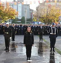 Sirenler çaldı, bayraklar yarıya indi