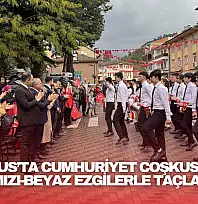 Ulus'ta Cumhuriyet Coşkusu Kırmızı-Beyaz Ezgilerle Taçlandı