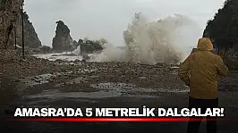 Amasra'da Fırtına Alarmı! Dev Dalgalar Kayaları Kıyıya Taşıdı