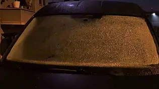 Bartın'da sıcaklık 4 dereceye kadar düştü araç camları buz tuttu