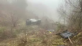 Bartın'da siste yoldan çıkan araç takla attı: 4 yaralı