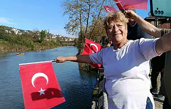 Cumhuriyet coşkusu kanolarla Bartın Irmağı'na taşındı