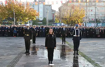 Sirenler çaldı, bayraklar yarıya indi