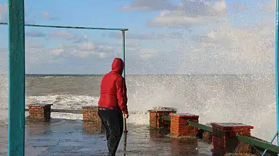 Kuvvetli rüzgar ve fırtına uyarısı