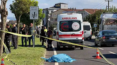 Motosiklet yayaya çarptı: 1 ölü, 1 ağır yaralı