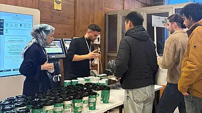ÜNİAK'tan final haftasında öğrencilere kahve ikramı