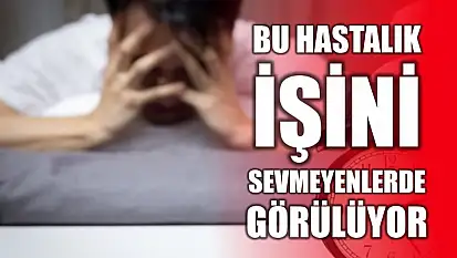 İlk sırada gazeteciler ve mimarlar var..
