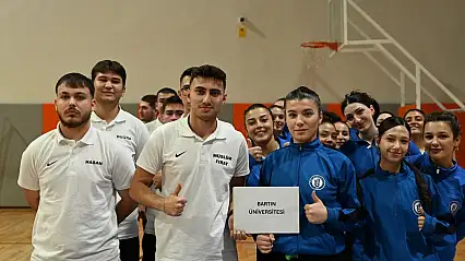 BARÜ'lü voleybolcular eleme müsabakalarında