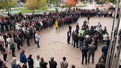 Bolu'da 43 yaşında hayatını kaybeden belediye çalışanına gözyaşlarıyla veda
