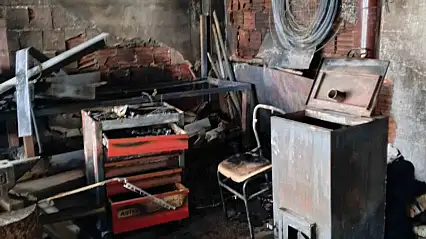 Bolu'da demir doğrama dükkanında yangın çıktı