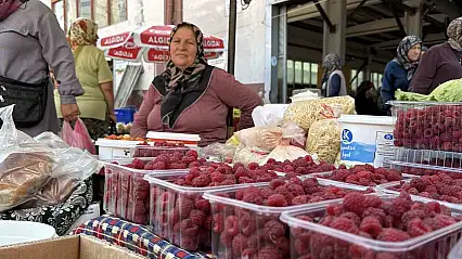Bolu'da köylüler hem üretiyor hem satıyor
