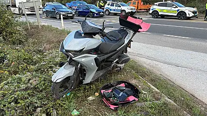Motosiklet ile hafif ticari araç çarpıştı: 2 yaralı