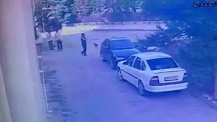 Bolu'da park halindeki otomobilden saat çaldı