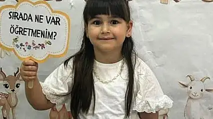 Bu acıya yürek dayanmaz, babası 7 yaşındaki kızının tabutunu taşıdı