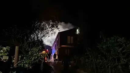 2 katlı ahşap evde yangın