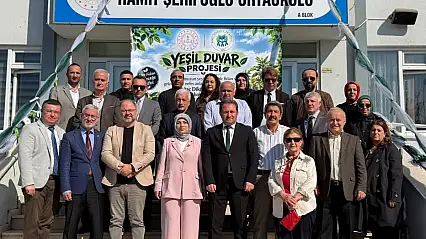 Düzce'de Yeşil Duvar Projesiyle 90 fidan toprakla buluştu