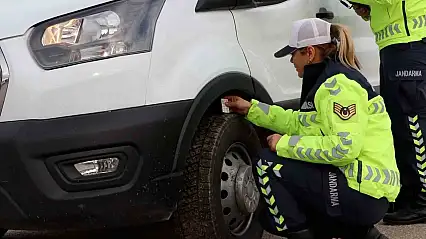 Jandarmadan kış lastiği denetimi