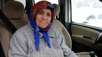 Kar sebebiyle yolu kapanan köydeki hasta, ekipleri seferber etti