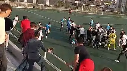 Karabük'te U17 maçında ortalık karıştı: Karşılaşma tatil edildi