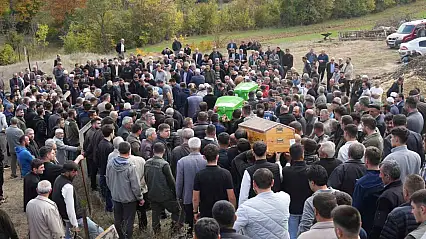 Kastamonu'da öldürülen aynı aileden dört kişi, yan yana toprağa verildi