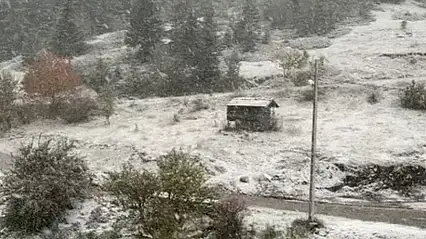 Kastamonu'da yüksek rakımlı yerleşim yerleri beyaza büründü