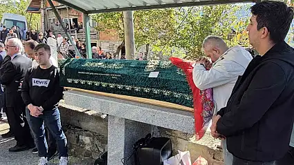 Okulda bıçaklı saldırıda hayatını kaybeden Eslem Sare, Bartın'da toprağa verildi