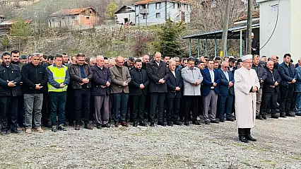 Onlarca kişinin mezar yeri taşınmıştı, gıyabi cenaze namazı kılındı